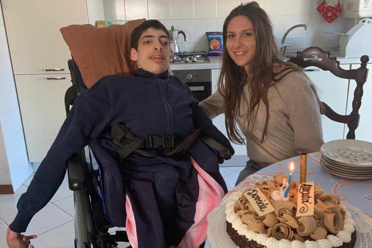 Davide e la sorella Angelica nell'ultima foto insieme