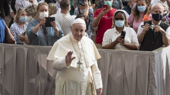 Papa Francesco: il 4 settembre preghiera e digiuno per il Libano