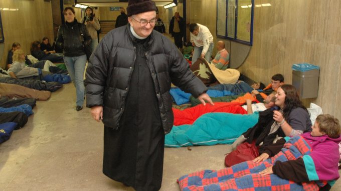 Comunità Papa Giovanni XXIII, un “pasto sospeso” nelle piazze lombarde