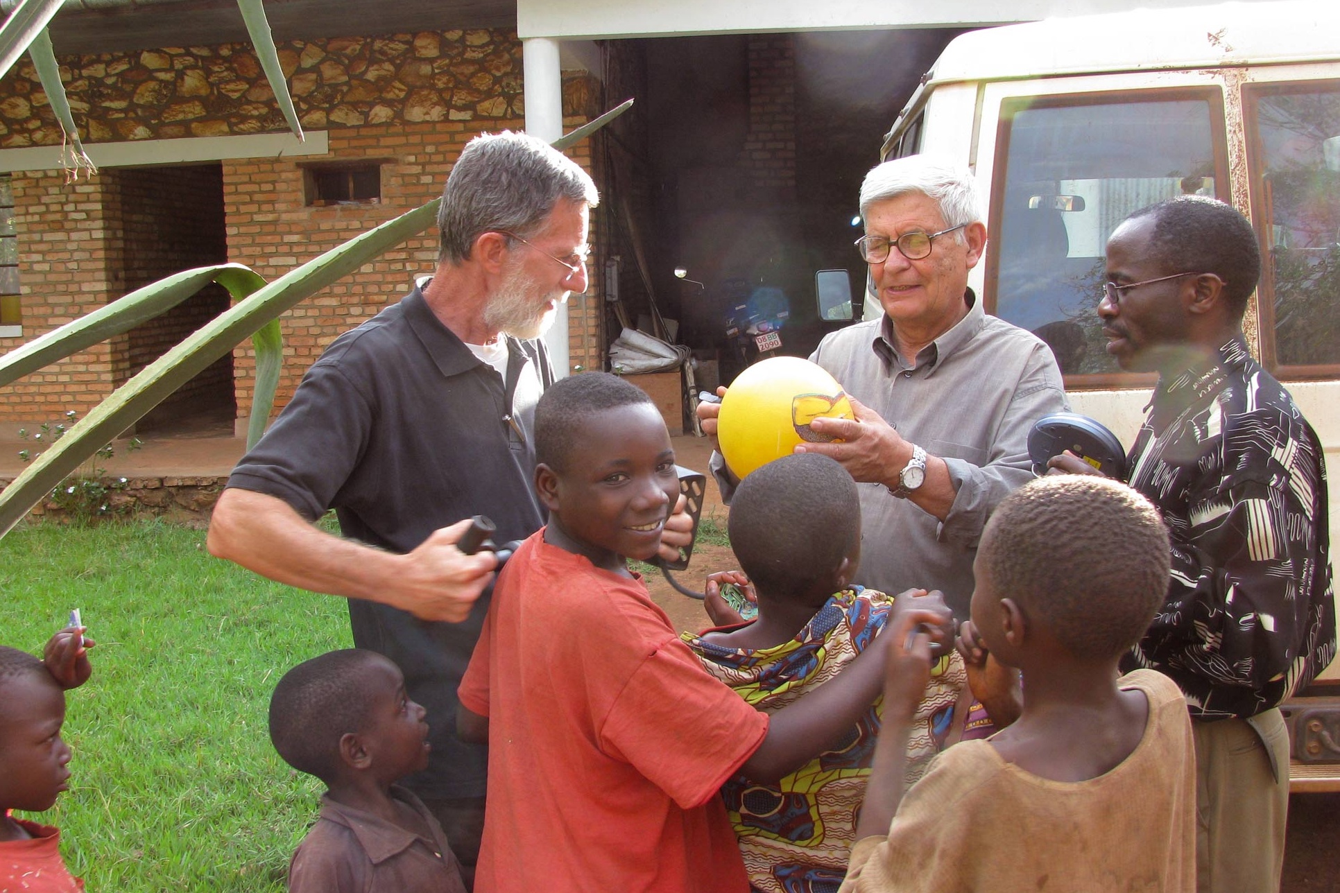 burundi-equipe-pastorale Cropped
