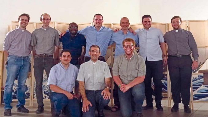 I preti 2021 «camminano nell’amore»