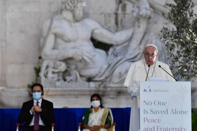 Papa Francesco durante il suo intervento