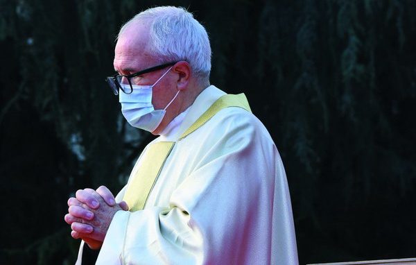 Sollevare il capo nella preghiera