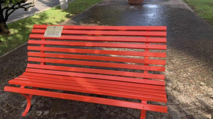 All’Idroscalo sette panchine contro la violenza sulle donne