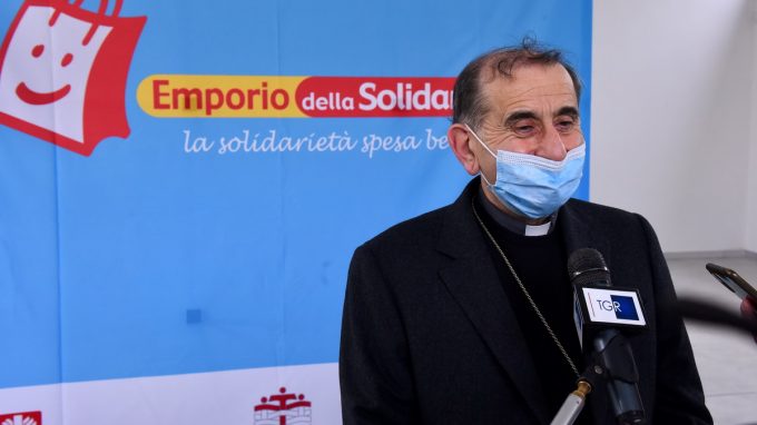A Rho l’Arcivescovo inaugura l’Emporio della solidarietà