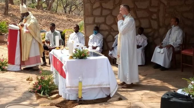 monze-don-airoldi-amministratore-apostolico-waaaah