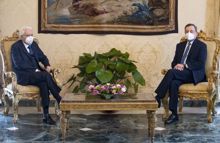 Il colloquio tra Mattarella e Draghi (foto Paolo Giandotti - Ufficio per la Stampa e la Comunicazione della Presidenza della Repubblica)