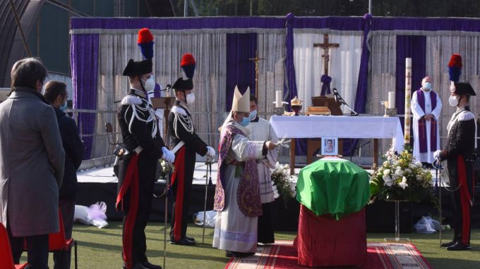 «Troppo breve è stata la vita, ma la tua partenza non diventerà un’assenza»