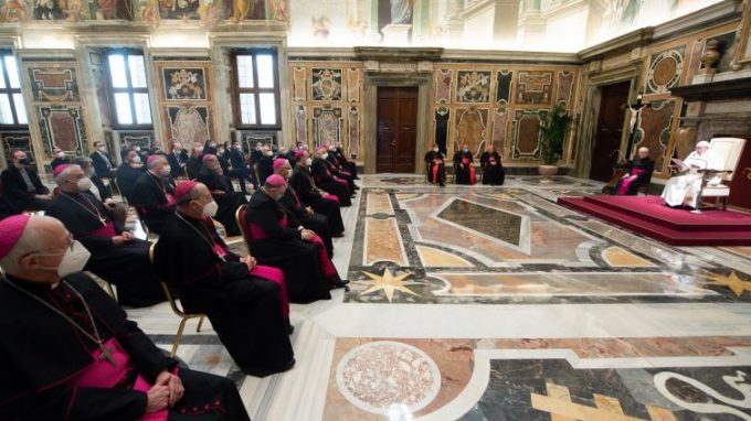 Papa Francesco: «La Chiesa italiana incominci un processo di Sinodo nazionale»