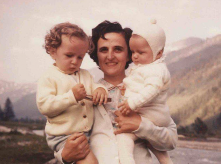 Santa Gianna Beretta Molla con i figli Pierluigi e Mariolina