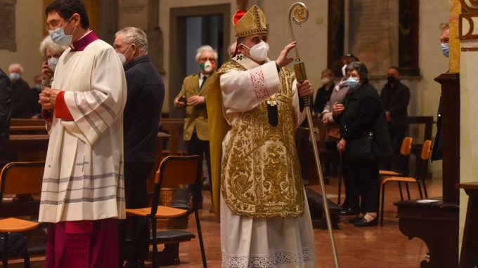 «In cammino come pellegrini e inviati per incontrare Gesù risorto»