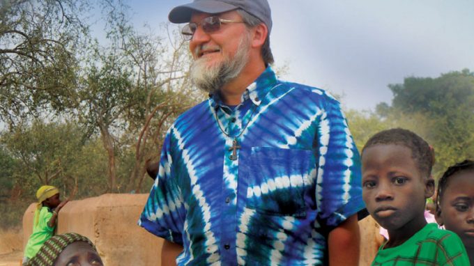 Missionari martiri, vite intrecciate