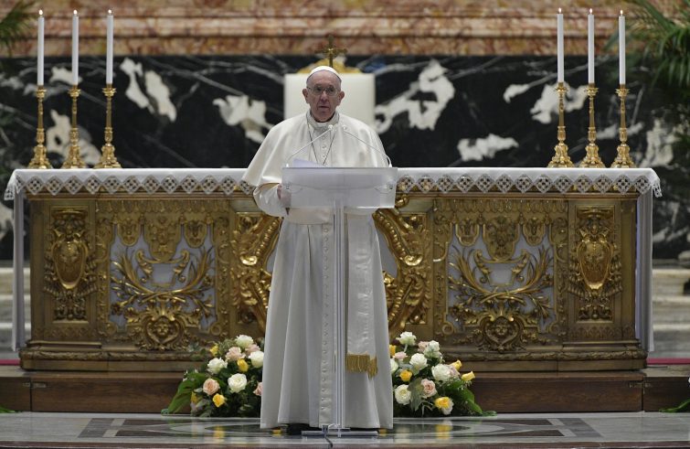 Papa Francesco durante il messaggio