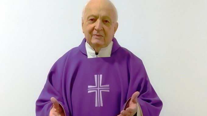 Monsignor Sala, il sorriso buono di un prete amico di poveri e lavoratori