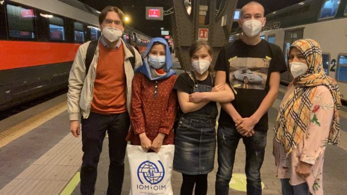 Sant’Egidio: giunta una famiglia di profughi da Lesbo con i corridoi umanitari