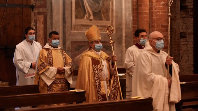 Chiaravalle, Vespri con l’Arcivescovo per gli 800 anni