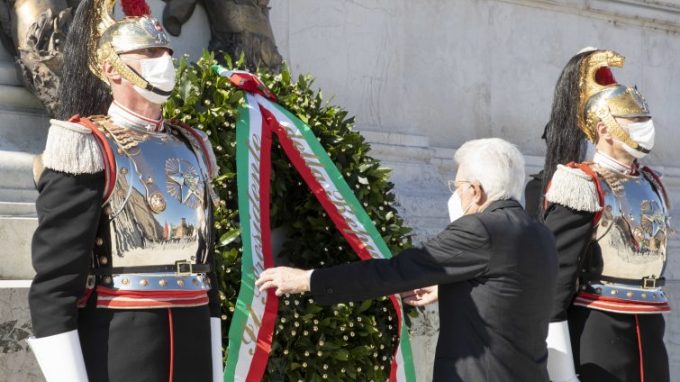 Mattarella: «Questo è il tempo di costruire il futuro»