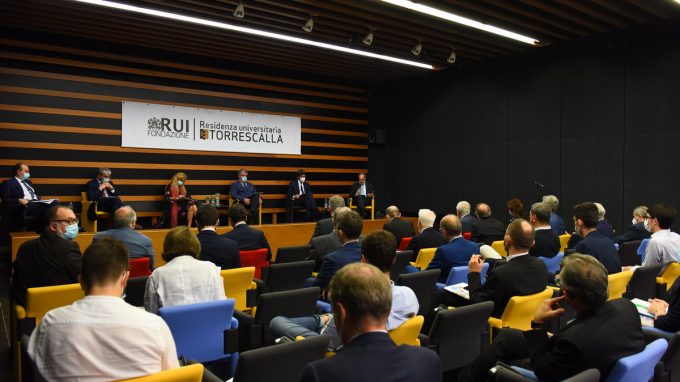 dialogo-arcivescovo-universita_aabo