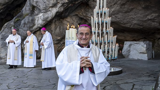 Ambrosiani pellegrini a Lourdes