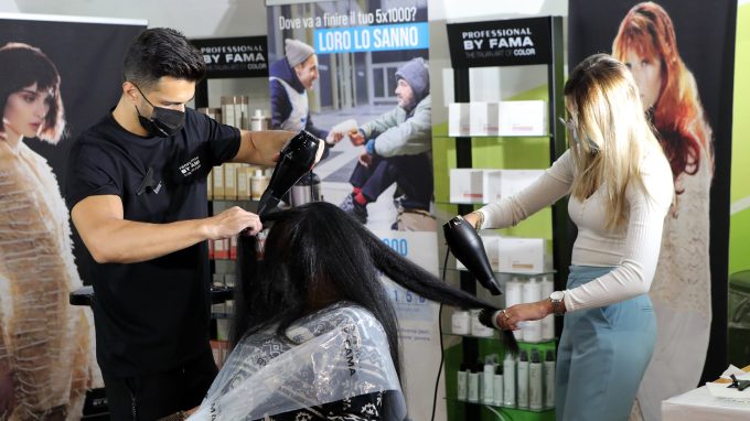 Progetto Arca: tagli di capelli gratuiti per 100 senza dimora