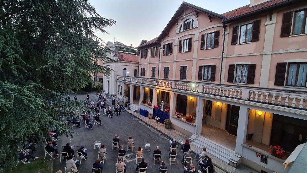 La Casa della Carità in occasione di una preghiera mariana