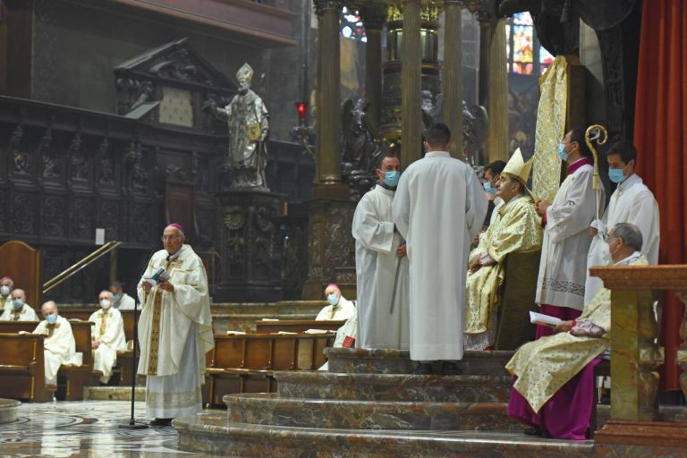L'intervento di monsignor Agnesi al termine del Pontificale presieduto in Duomo dall'Arcivescovo l'8 settembre 