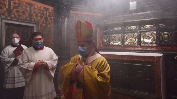 «Camminare nella sinodalità contrastando i lupi che dividono la comunità»