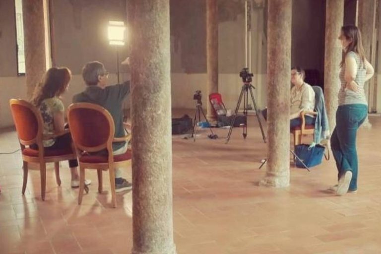 Un'immagine del backstage