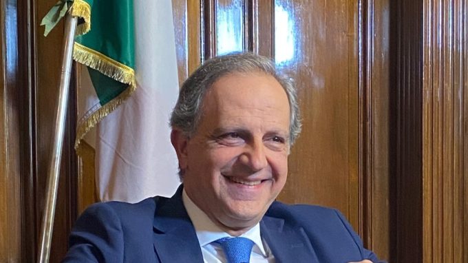 Moles: «Una democrazia compiuta non può fare a meno di una stampa locale libera»