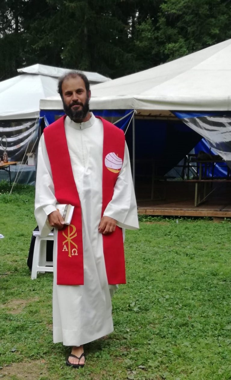 Don Tommaso Nava.
Nella minigallery momenti del recital