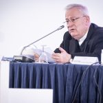 Il cardinale Gualtiero Bassetti introduce l'Assemblea generale della Cei (foto Cristian Gennari/Siciliani)