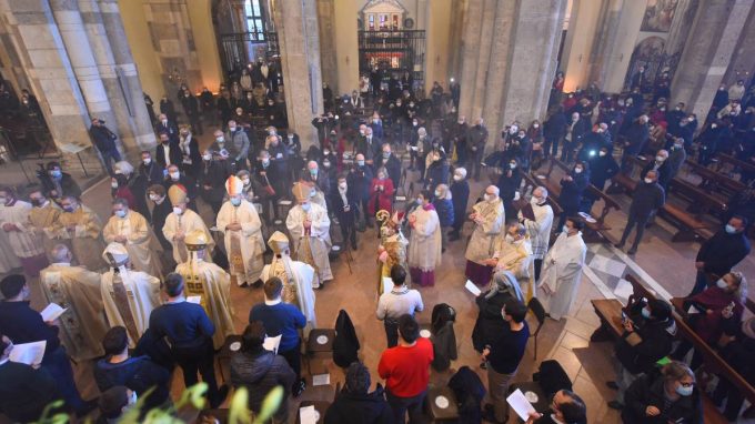 il-pontificale-di-santambrogio_2948-1