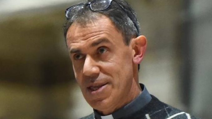 «Albanesi semplici e accoglienti, ma il futuro del Paese è a rischio»