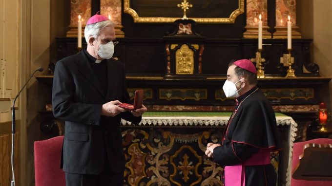 cerimonia-comunicazione-elezione-vescovo-volterra-s-e-campiotti-roberto_1977