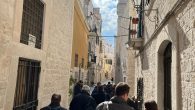 i-pellegrini-ambrosiani-per-le-strade-di-trani
