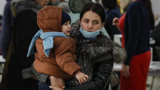 A Varsavia il primo treno di profughi da Kiev