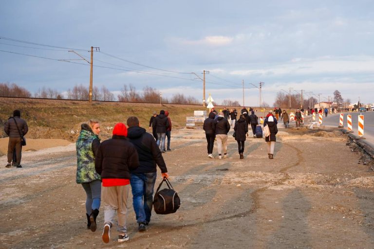 Ucraini in fuga dalla guerra (foto Caritas Polonia)