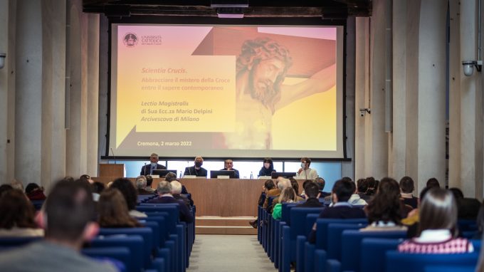 «La croce di Cristo libera da tutte le croci frutto di morte e di peccato»