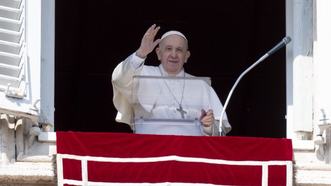 Papa Francesco: «Cessino gli attacchi, prevalga il negoziato»