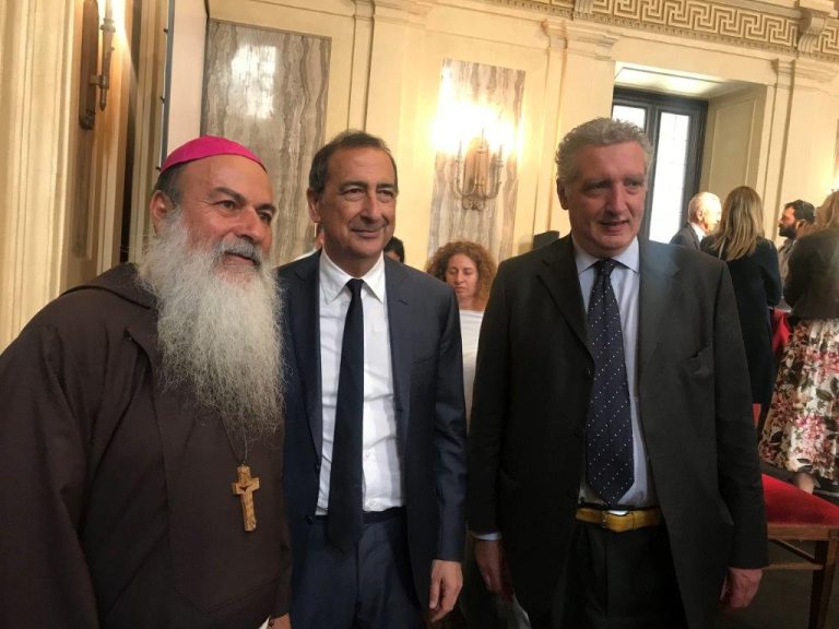 Da sinistra, monsignor Angelo Pagano, il sindaco di Milano Beppe Sala e Cesare Marinoni