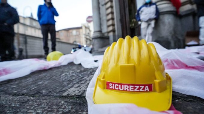 Cei: «No a lavoro nero, morti bianche, capolarato e sfruttamento»