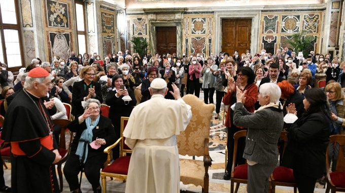 Papa Francesco: «La vera risposta non sono altre armi»