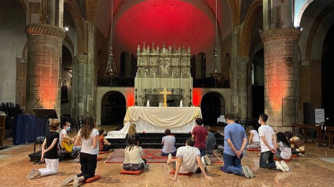 «Luce nella Notte» per portare ai giovani l’incontro con Gesù