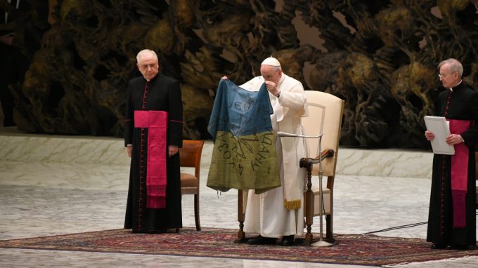 Il Papa: «In Ucraina nuove atrocità, si metta fine a questa guerra»