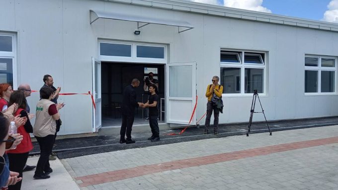 A Lipa due nuovi edifici per umanizzare la vita nel campo profughi