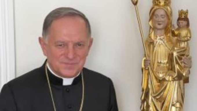 Mokrzycki: «La religione non deve dividere»