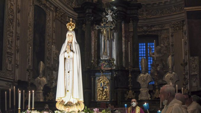 Precotto, a San Michele Arcangelo la Madonna pellegrina di Fatima