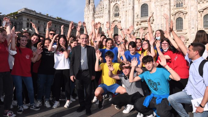 «Voi siete qui per stupire Milano»