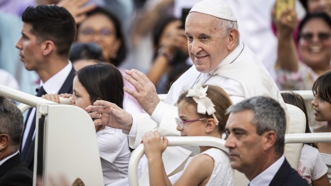 Il Papa alle famiglie: «La Chiesa è in voi»