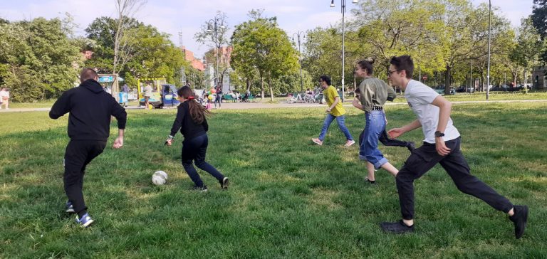 C'è sempre tempo per una partita al pallone